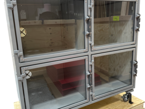4 Bay - Glass Gate Pet Condo